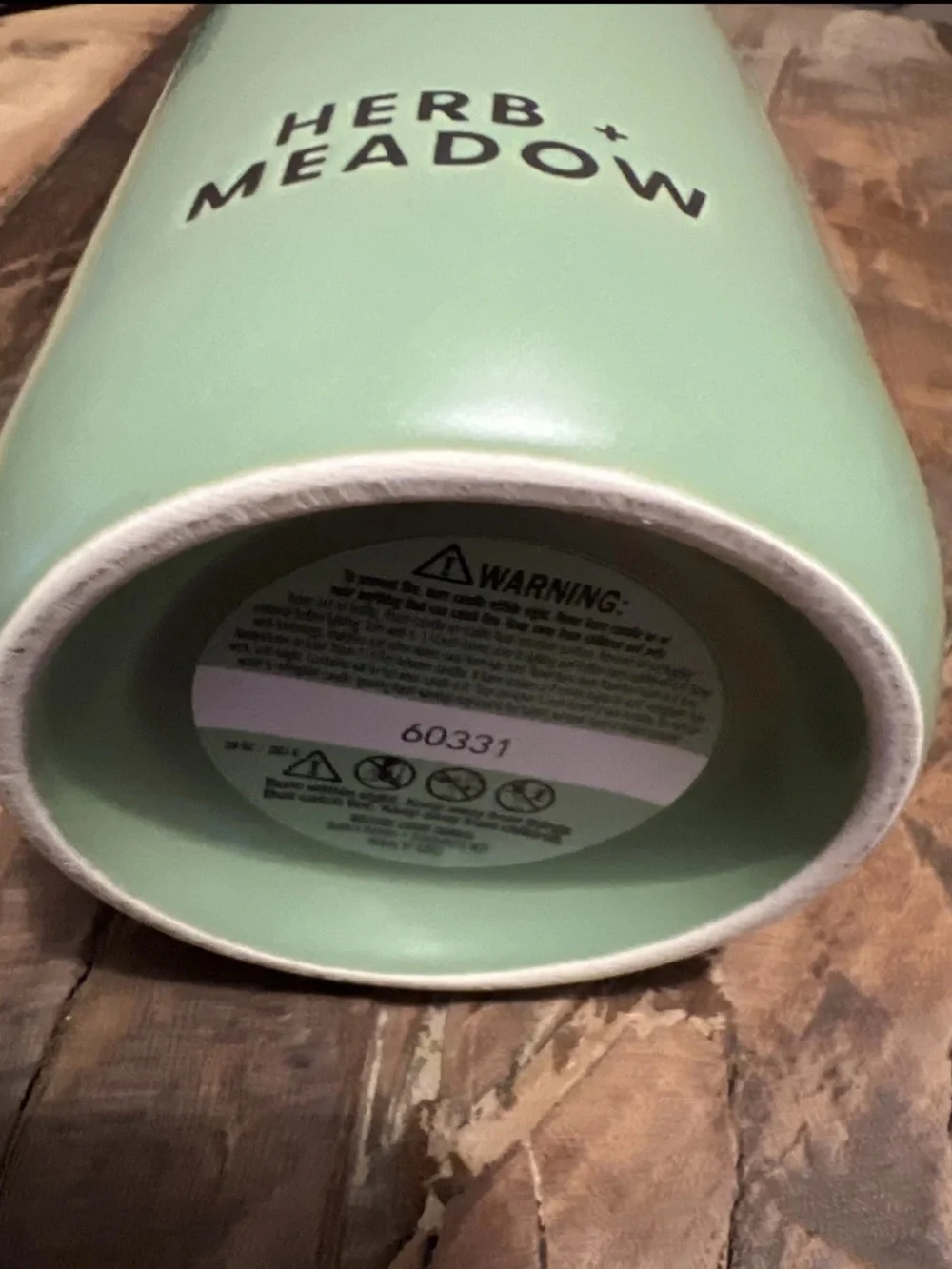 BELLEVUE LUXURY CANDLES HERB + MEADOW FEATURES LAVENDER